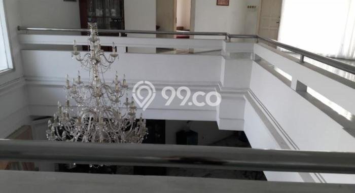 Rumah Elit Modern Tanpa Renovasi di Lebak Bulus Jakarta Selatan Rumah Elit Modern Tanpa Renovasi di Lebak Bulus Jakarta Selatan