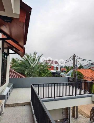 INVESTASI TEPAT! Rumah di Meruya, Luas 175m2m² LB 290m2m² INVESTASI TEPAT! Rumah di Meruya, Luas 175m2m² LB 290m2m²