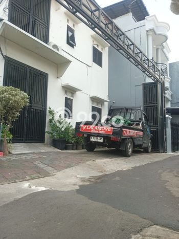 Jual Rumah Mewah Elegan Dengan View Eksklusif di Kemanggisan, Jakarta Barat Jual Rumah Mewah Elegan Dengan View Eksklusif di Kemanggisan, Jakarta Barat