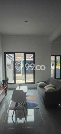 Dijual Rumah 4 Kamar Lokasi Ideal Nyaman dan Strategis di BSD Dijual Rumah 4 Kamar Lokasi Ideal Nyaman dan Strategis di BSD
