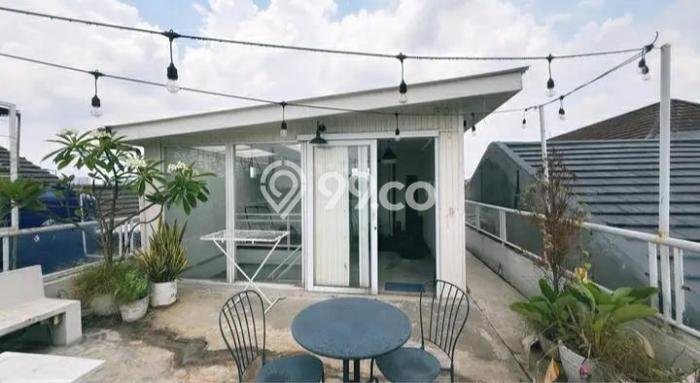 Rumah Modern 3 KT di Cirendeu Jakarta Selatan Full Furnished Rumah Modern 3 KT di Cirendeu Jakarta Selatan Full Furnished
