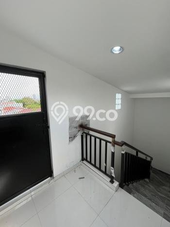 Dijual Rumah Mewah Elegan Dengan View Cantik di Duri Kepa, Jakarta Barat Dijual Rumah Mewah Elegan Dengan View Cantik di Duri Kepa, Jakarta Barat