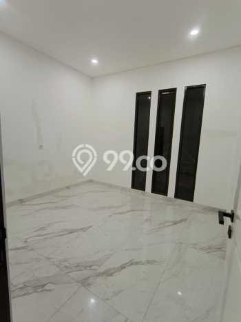 Rumah Modern 3 KT di Taman Palem Jakarta Barat Semi Furnished Rumah Modern 3 KT di Taman Palem Jakarta Barat Semi Furnished