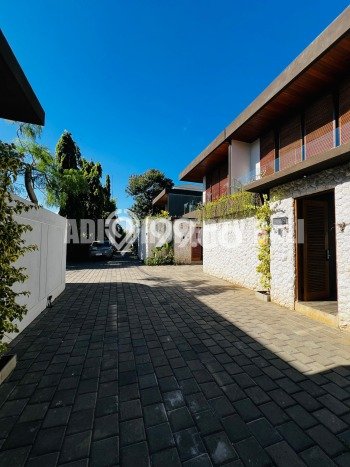 Vila di , Luas 210m2m², Area Premium Vila di , Luas 210m2m², Area Premium