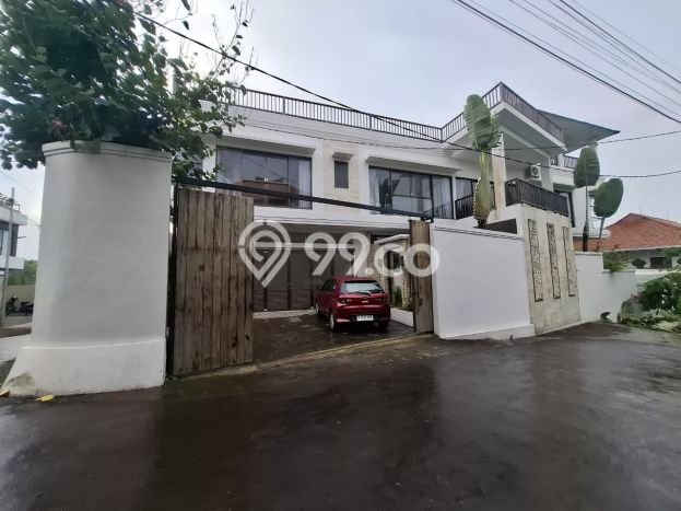 DIJUAL! Vila Kawasan , Luas 405m2m², Posisi Premium DIJUAL! Vila Kawasan , Luas 405m2m², Posisi Premium