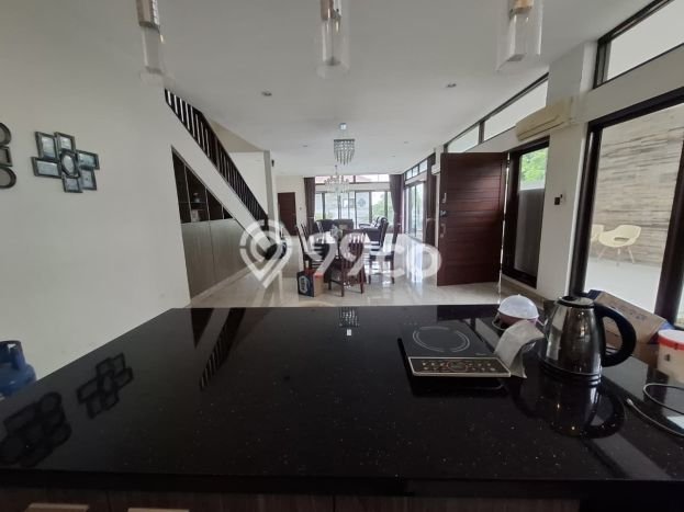 DIJUAL! Vila Kawasan , Luas 405m2m², Posisi Premium DIJUAL! Vila Kawasan , Luas 405m2m², Posisi Premium