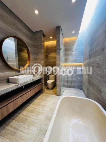 Vila di , Luas 210m2m², Area Premium Vila di , Luas 210m2m², Area Premium