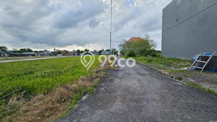 Tanah Disewa di Kerobokan Strategis dan Memiliki Luas 2000m2 Tanah Disewa di Kerobokan Strategis dan Memiliki Luas 2000m2