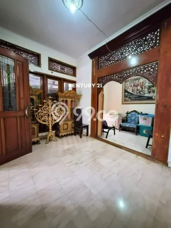 Disewakan Rumah Harga Terjangkau di Bintaro Tangerang Selatan Punya 4 Kamar Tidur Disewakan Rumah Harga Terjangkau di Bintaro Tangerang Selatan Punya 4 Kamar Tidur