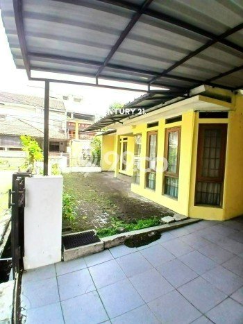 Rumah sewa siap pakai 3 Kamar Tidur di Bintaro, Tangerang Selatan Rumah sewa siap pakai 3 Kamar Tidur di Bintaro, Tangerang Selatan