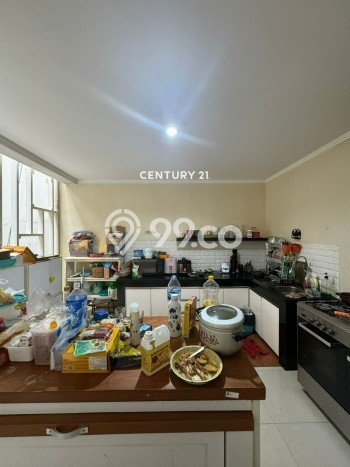 Disewakan! Rumah 4 Kamar Tidur &
3 Kamar Mandi di Bintaro, Tangerang Selatan Disewakan! Rumah 4 Kamar Tidur &
3 Kamar Mandi di Bintaro, Tangerang Selatan