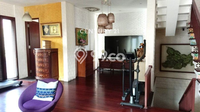 Dijual Rumah Luas Elegan Dengan View Eksklusif di Bintaro, Tangerang Selatan Dijual Rumah Luas Elegan Dengan View Eksklusif di Bintaro, Tangerang Selatan