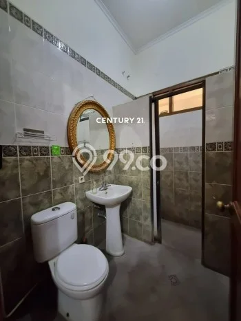 Disewakan Rumah Harga Terjangkau di Bintaro Tangerang Selatan Punya 4 Kamar Tidur Disewakan Rumah Harga Terjangkau di Bintaro Tangerang Selatan Punya 4 Kamar Tidur