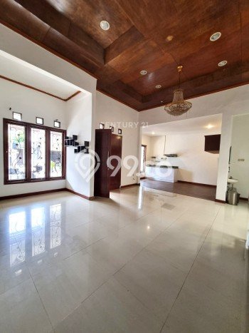 Disewakan! Rumah 3 Kamar Tidur &
2 Kamar Mandi di Bintaro, Tangerang Selatan Disewakan! Rumah 3 Kamar Tidur &
2 Kamar Mandi di Bintaro, Tangerang Selatan