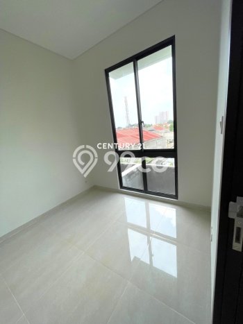 Jual Rumah Luas Elegan Dengan View Cantik di Bintaro, Tangerang Selatan Jual Rumah Luas Elegan Dengan View Cantik di Bintaro, Tangerang Selatan