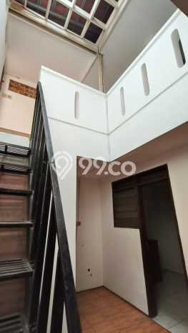 Lokasi terbaik! Rumah siap pakai dikontrakkan di Duren Sawit LB 375m2 Lokasi terbaik! Rumah siap pakai dikontrakkan di Duren Sawit LB 375m2