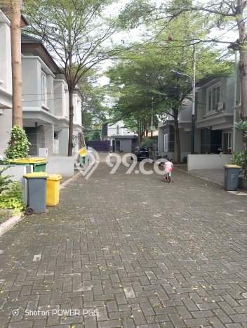 Lokasi strategis! Rumah siap pakai dikontrakkan di Kebagusan LB 175m2 Lokasi strategis! Rumah siap pakai dikontrakkan di Kebagusan LB 175m2