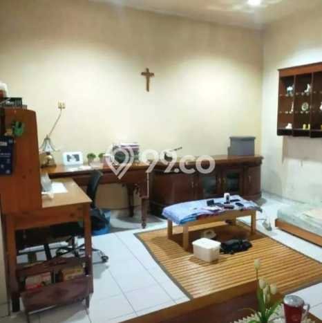 Rumah Luas Asri 3 KT Siap Pakai di Graha Raya Bintaro Tangerang Selatan Rumah Luas Asri 3 KT Siap Pakai di Graha Raya Bintaro Tangerang Selatan