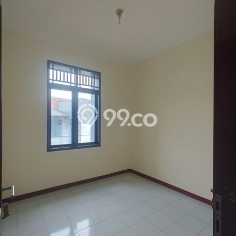 Cocok Untuk Investasi! For Sale Kost di Sektor 4 - Bintaro 8 Kamar Cocok Untuk Investasi! For Sale Kost di Sektor 4 - Bintaro 8 Kamar