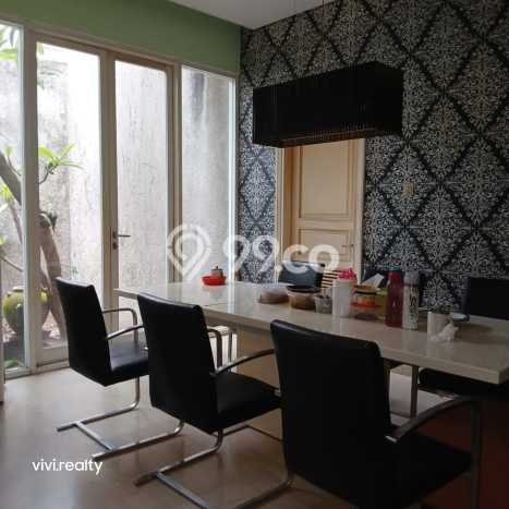 Hunian Mewah LB 195m2 Siap Huni Desain Elegan di Sektor 8 - Bintaro, Tangerang Selatan Hunian Mewah LB 195m2 Siap Huni Desain Elegan di Sektor 8 - Bintaro, Tangerang Selatan