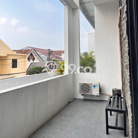 Hunian Elit LB 200m2 Siap Huni Desain Elegan di Sektor 3 - Bintaro, Tangerang Selatan Hunian Elit LB 200m2 Siap Huni Desain Elegan di Sektor 3 - Bintaro, Tangerang Selatan