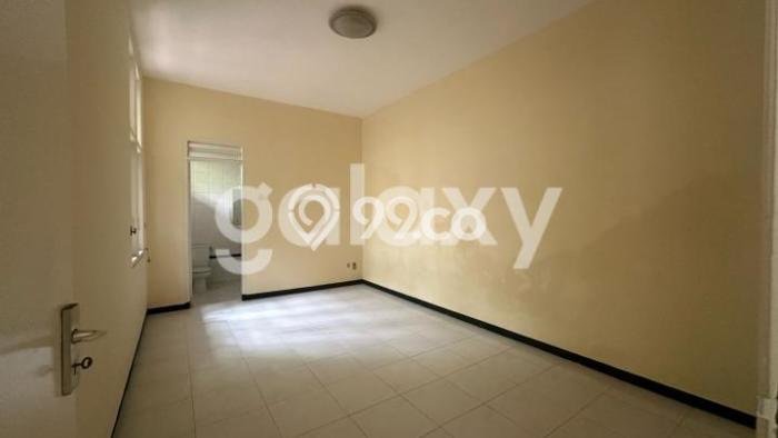 Hunian Cantik Modern Lb 130m2 di Rungkut, Surabaya Hunian Cantik Modern Lb 130m2 di Rungkut, Surabaya