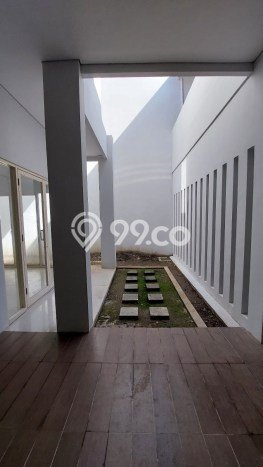 Rumah Luxury Modern Siap Huni di Pakuwon City Surabaya Rumah Luxury Modern Siap Huni di Pakuwon City Surabaya