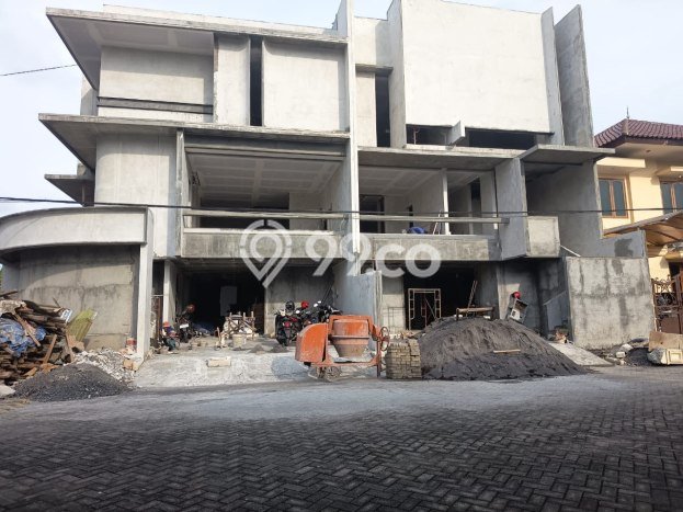 For Sale! Premium House LT 126m2 Desain Elegan di Pakuwon City For Sale! Premium House LT 126m2 Desain Elegan di Pakuwon City