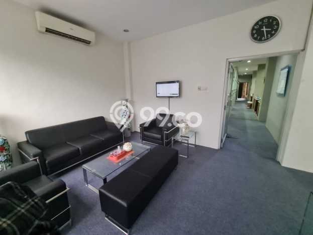 Dijual Kantor Area Bisnis di Surabaya Kota, Luas 1010m2m², Jalan Raya Dijual Kantor Area Bisnis di Surabaya Kota, Luas 1010m2m², Jalan Raya