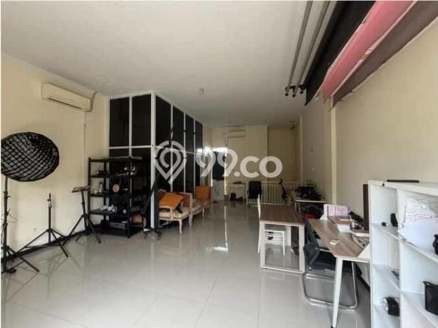 Unit Ruko Dijual di Surabaya LT 77m2 & LB 151m2 Unit Ruko Dijual di Surabaya LT 77m2 & LB 151m2