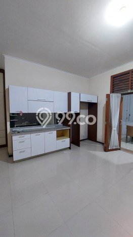 SPECIAL PRICE! Rumah di Surabaya Kota, 3 KT, Akses Mudah Pusat Kota, LT 187m2m² Bangunan 187m2m² SPECIAL PRICE! Rumah di Surabaya Kota, 3 KT, Akses Mudah Pusat Kota, LT 187m2m² Bangunan 187m2m²