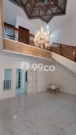 Rumah di , Surabaya, LT 200m2m² Bangunan 300m2m² Rumah di , Surabaya, LT 200m2m² Bangunan 300m2m²