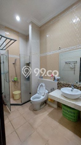 Rumah Luas Asri 3 KT Siap Pakai di Pakuwon City Surabaya Rumah Luas Asri 3 KT Siap Pakai di Pakuwon City Surabaya