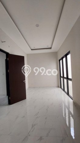 For Sale Hunian Rumah Terawat 4 Kamar di Pakuwon City, Surabaya For Sale Hunian Rumah Terawat 4 Kamar di Pakuwon City, Surabaya