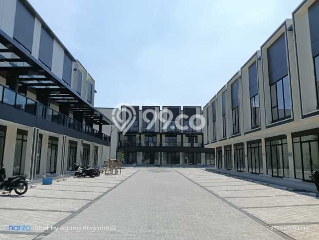 Ruko Area Komersial di Gading Serpong, Luas 81m², Ready Operasi Ruko Area Komersial di Gading Serpong, Luas 81m², Ready Operasi