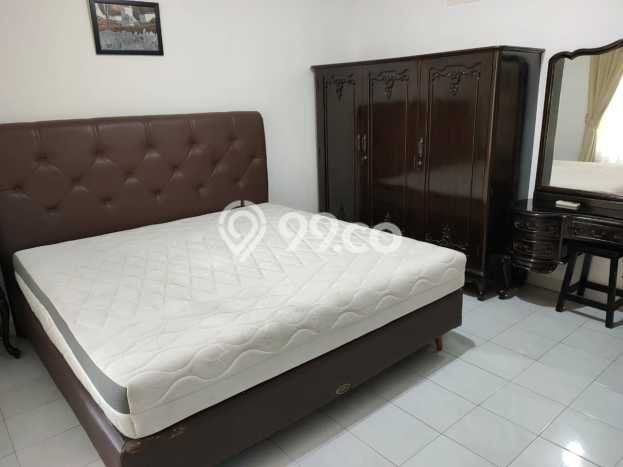 Disewakan! Rumah 5 Kamar Tidur &
4 Kamar Mandi di Rawamangun, Jakarta Timur Disewakan! Rumah 5 Kamar Tidur &
4 Kamar Mandi di Rawamangun, Jakarta Timur