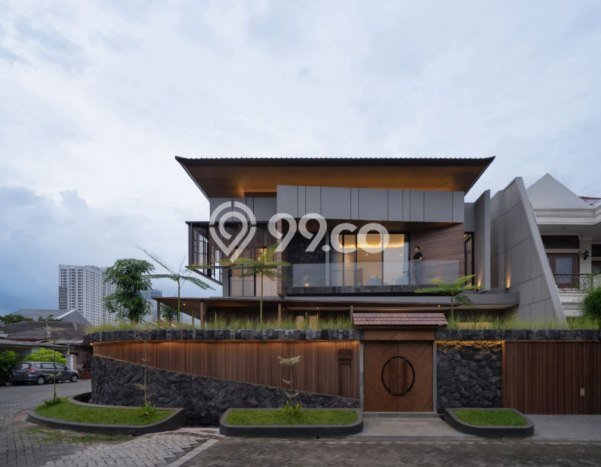 Rumah Luxury Modern Tanpa Renovasi di Manyar Surabaya Rumah Luxury Modern Tanpa Renovasi di Manyar Surabaya