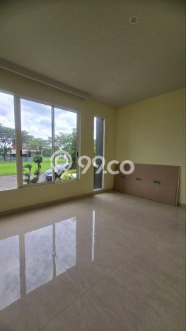 Rumah Lokasi Strategis area , Surabaya, Luas 240m2m² LB 320m2m² Rumah Lokasi Strategis area , Surabaya, Luas 240m2m² LB 320m2m²