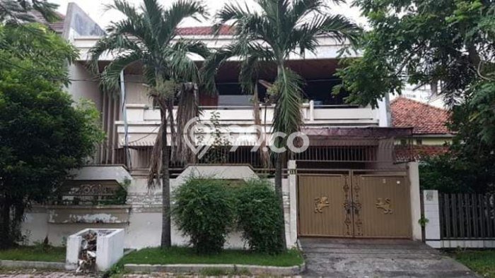 Hunian Mewah Dijual LT 350m2 di Genteng, Surabaya Hunian Mewah Dijual LT 350m2 di Genteng, Surabaya