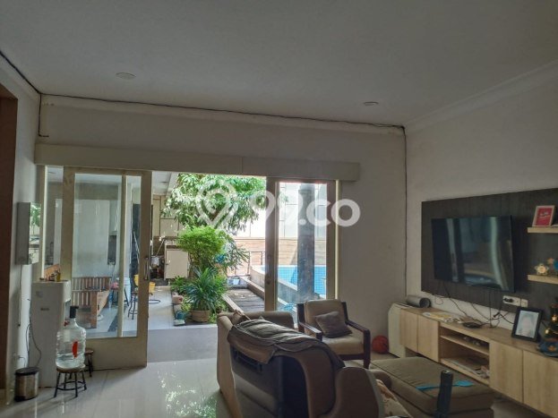 Rumah Luxury Dijual di Surabaya Fasilitas Premium Rumah Luxury Dijual di Surabaya Fasilitas Premium