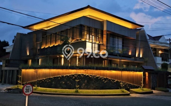 Rumah Luxury Modern Tanpa Renovasi di Manyar Surabaya Rumah Luxury Modern Tanpa Renovasi di Manyar Surabaya