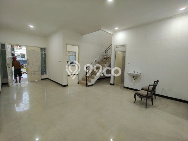 Rumah Elit Modern Tanpa Renovasi di Sutorejo Surabaya Rumah Elit Modern Tanpa Renovasi di Sutorejo Surabaya
