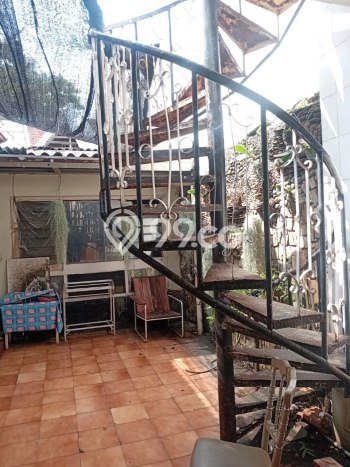 Rumah Berkualitas LT 318m2m² / LB 300m2m² di Lokasi Strategis Gubeng, Surabaya Rumah Berkualitas LT 318m2m² / LB 300m2m² di Lokasi Strategis Gubeng, Surabaya