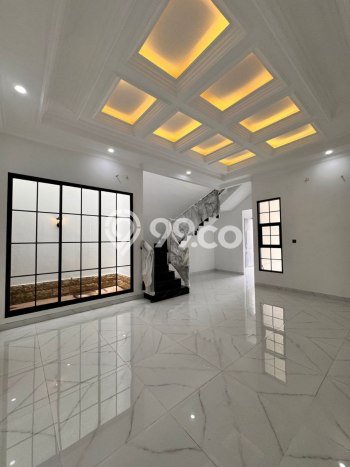 Dijual Rumah Premium dengan Fasilitas Sekitar Komplit di Mulyorejo, Surabaya Dijual Rumah Premium dengan Fasilitas Sekitar Komplit di Mulyorejo, Surabaya