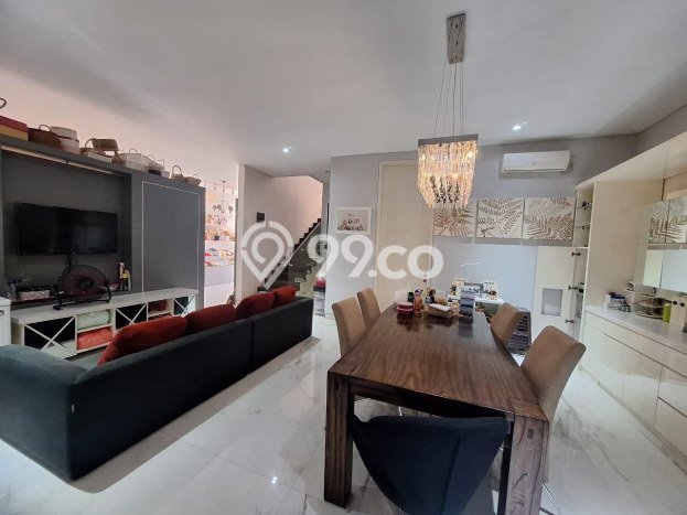 Rumah Menguntungkan di Pusat Kota , Surabaya - LT 180m2m² Rumah Menguntungkan di Pusat Kota , Surabaya - LT 180m2m²