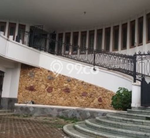 LOKASI PREMIUM! Rumah Berkembang area , LT 790m2m² Bangunan 769m2m² LOKASI PREMIUM! Rumah Berkembang area , LT 790m2m² Bangunan 769m2m²