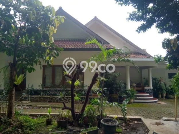 Ready to Use! Premium House LT 1044m2 Desain Elegan di Cipedes Ready to Use! Premium House LT 1044m2 Desain Elegan di Cipedes