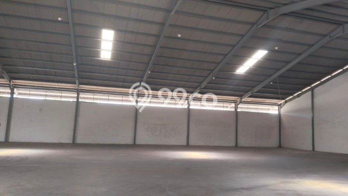 Area Ramai! Gudang Dijual di Cilincing untuk Bisnis Luas Bangunan 1280m2 Area Ramai! Gudang Dijual di Cilincing untuk Bisnis Luas Bangunan 1280m2