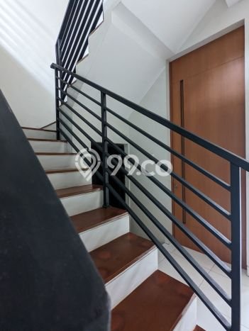 Ready to Use! Luxury House LT 136m2 Desain Elegan di Bintara Ready to Use! Luxury House LT 136m2 Desain Elegan di Bintara