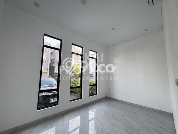 For Sale Rumah Mewah Exclusive di Marpoyan Damai, Pekanbaru For Sale Rumah Mewah Exclusive di Marpoyan Damai, Pekanbaru